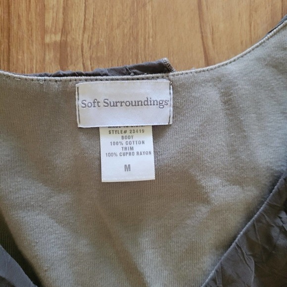 Soft Surroundings Shirt Womens Medium Green Ruffle Neckline And Wrists Sweater - Picture 5 of 8